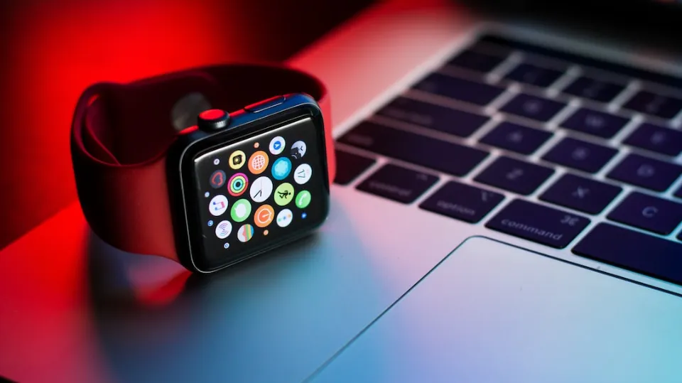 Why Does My Apple Watch Keeping Zooming In – Causes & How to Solve?